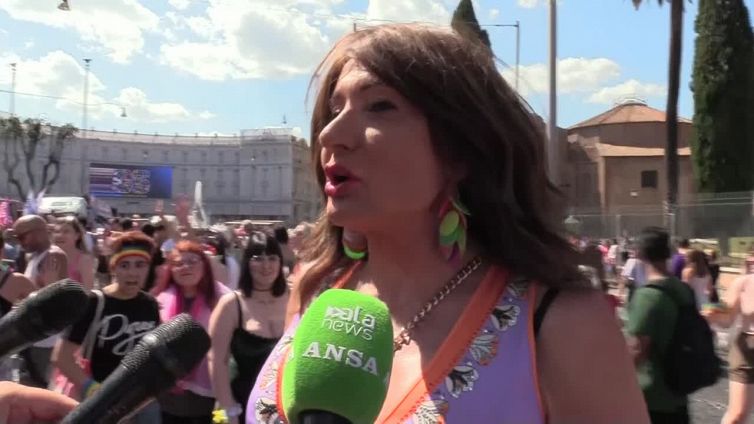 Vladimir Luxuria: "Noi facciamo rumore contro la politica indifferente"