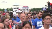 Washington, una folla di gente si raduna per protestare contro la violenza armata