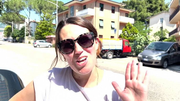 Fuggita dall'Ucraina per partorire in Italia, ora torna col neonato nella sua citta'