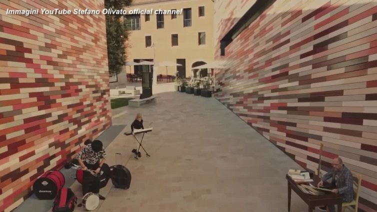 Stefano Olivato, ecco il video di 'Fuori tempo'