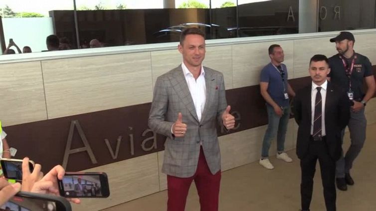 Roma, Matic è atterrato a Ciampino