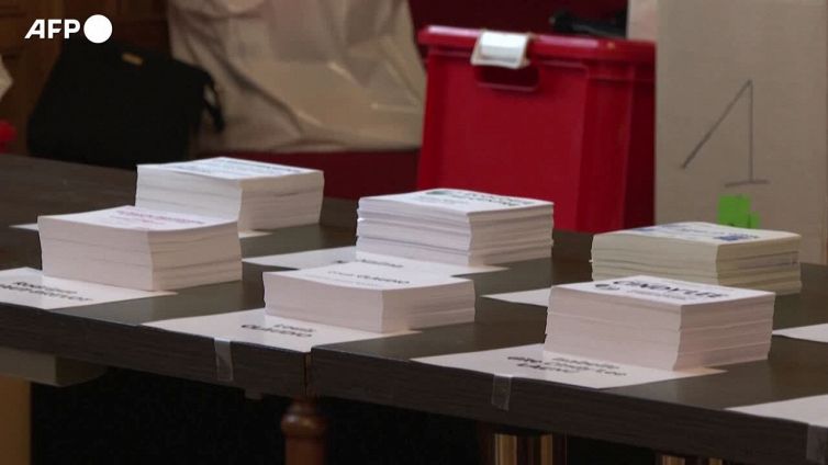 Francia, niente sorpasso ma Mele'nchon sogna la spallata a Macron