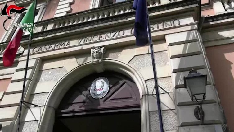 Bimba uccisa nel Catanese: l'ultimo abbraccio tra la piccola Elena e la mamma