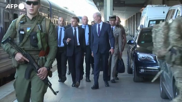 Ucraina, Draghi, Macron e Scholz arrivano a Kiev