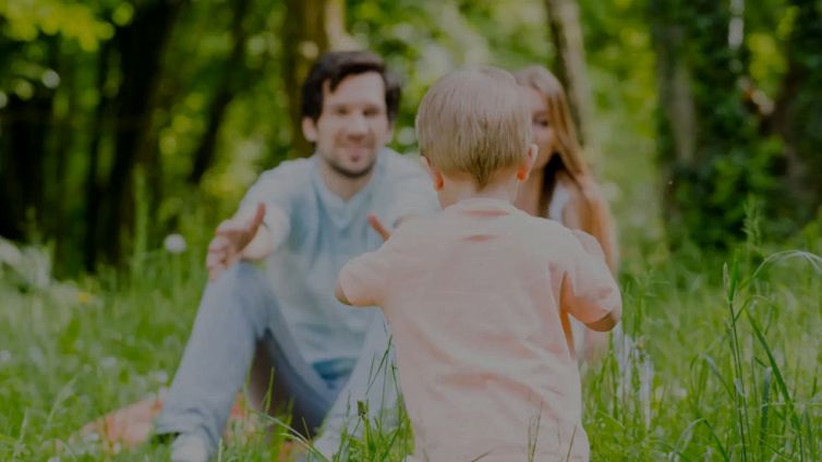 Assegno unico figli, a chi spetta l’aumento di 120 euro