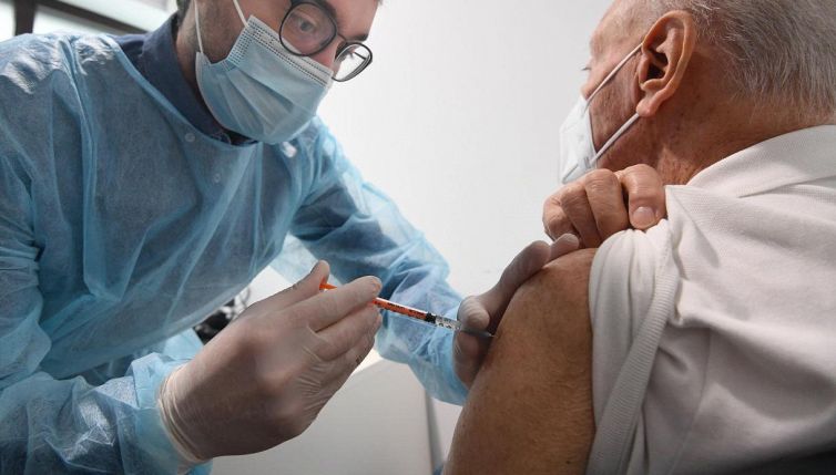 Covid, perché ci sono casi gravi tra i vaccinati