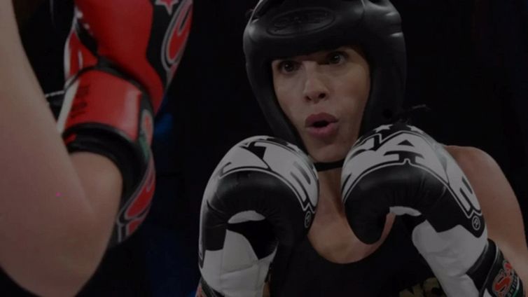 Elisabetta Canalis sul ring di kick-boxing: i segreti della sua forma fisica