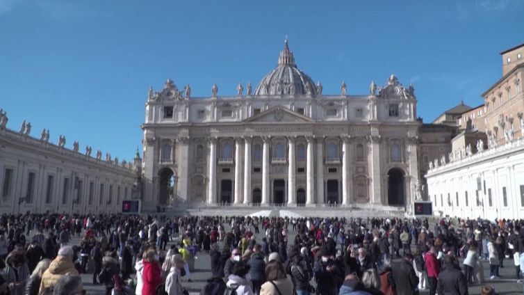 Summit famiglie cattoliche, pressing Lgbt e preti sposati