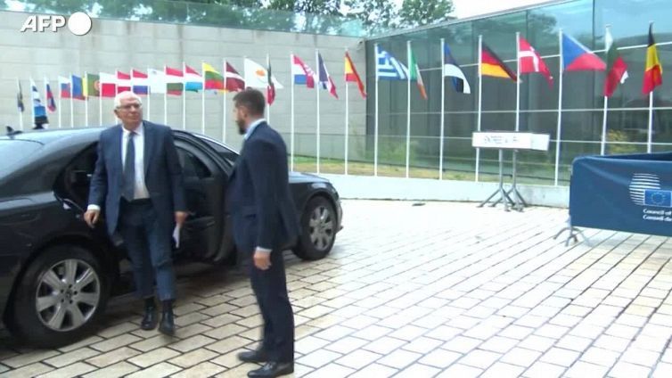 L'Ue: "Aiuto militare all'Ucraina finche' serve"