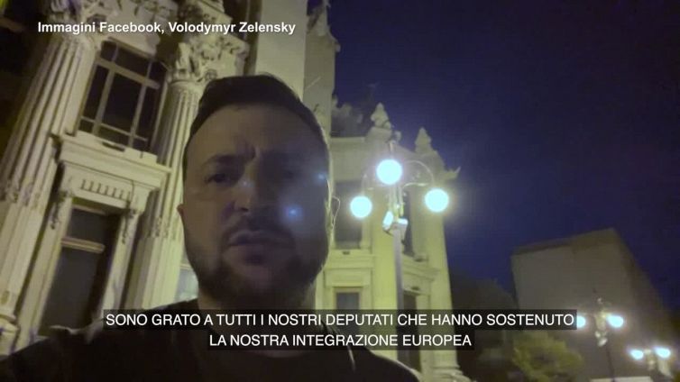 Zelensky: "Russia molto nervosa e preoccupata per la nostra attivita'"