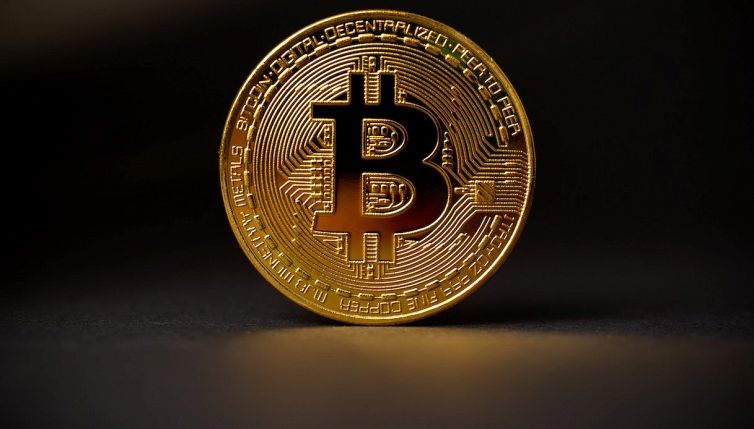Bitcoin crolla: perché perde valore e cosa bisogna fare