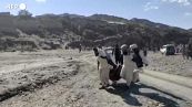 Terremoto in Afghanistan, un elicottero militare atterra nella zona colpita dal sisma