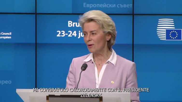 Eu, Von der Leyen: "Congratulazioni a Ucraina, Moldavia e Georgia"