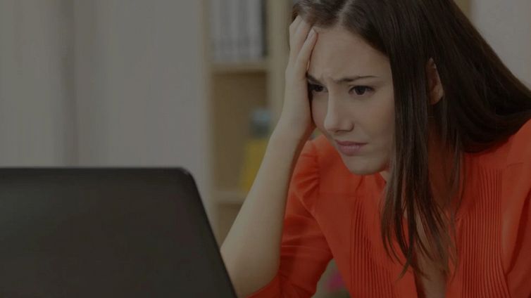 “280 euro al mese per 10 ore al giorno”: il caso di Francesca fa discutere