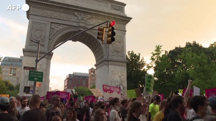 New York, manifestazione pro-aborto dopo la decisione della Corte suprema