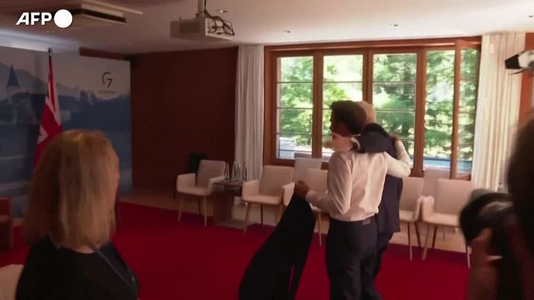 G7, il bilaterale fra Emmanuel Macron e Boris Johnson