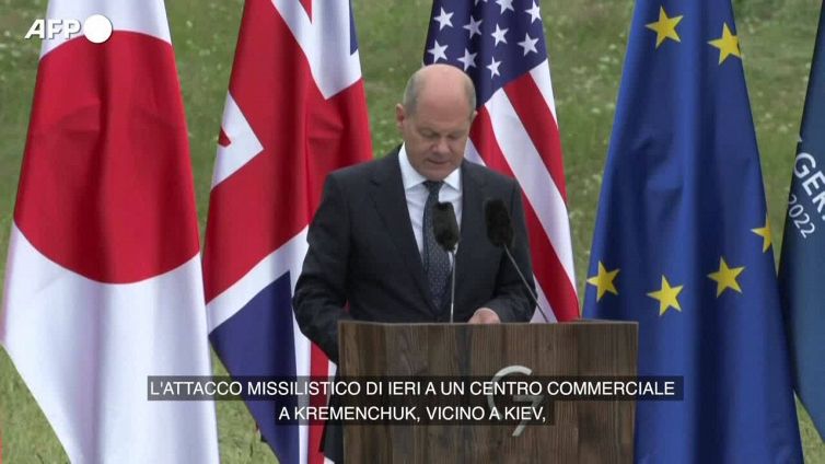 Scholz: "G7 incrollabilmente al fianco dell'Ucraina"