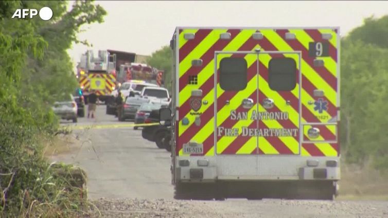 Strage di migranti in Texas, 50 morti in un camion