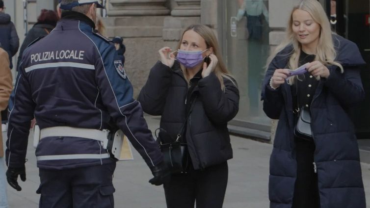 Mascherina, quanto protegge se gli altri non la indossano