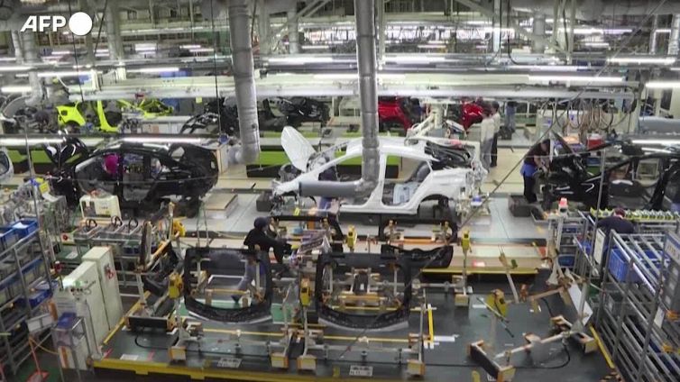 Stop alle auto inquinanti dal 2035, ok agli eco-carburanti