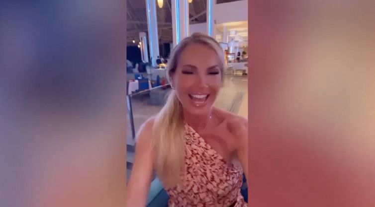 Federica Panicucci festeggia la sua "giornata speciale" e un nuovo successo