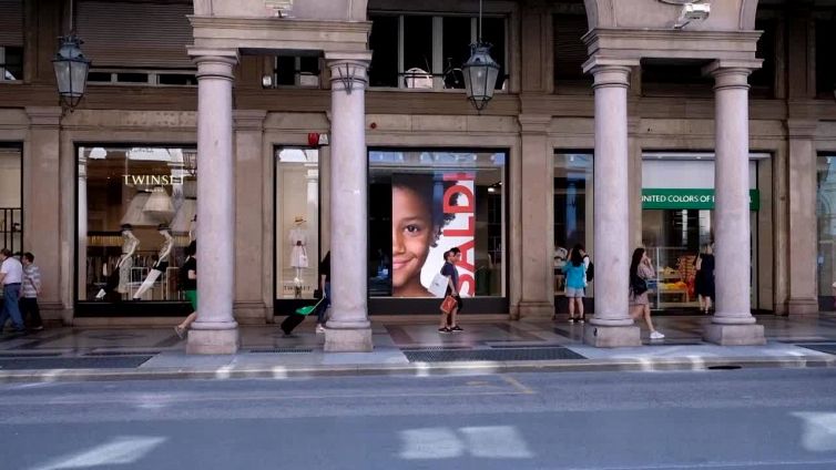 Saldi: al via da domani, 200 euro la spesa media