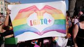 Pride Napoli, a Piazza Municipio musica e carri arcobaleno: "Siamo tutti normali"