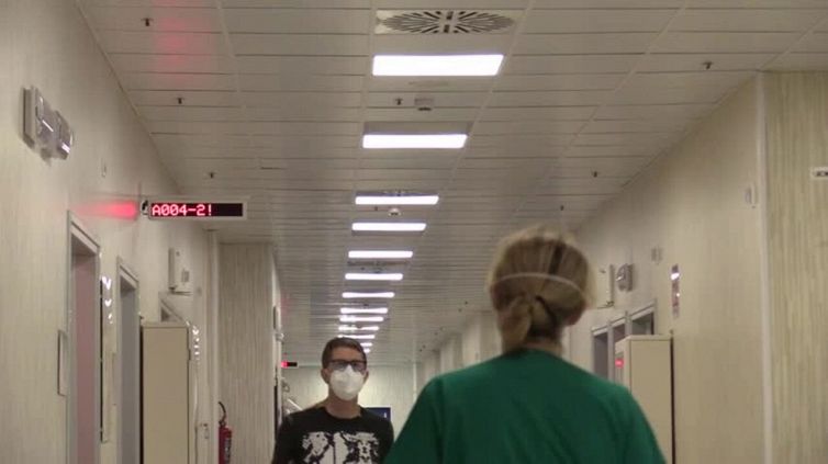 Si sposa in fin di vita: la notte dopo le nozze riceve un cuore e torna a vivere