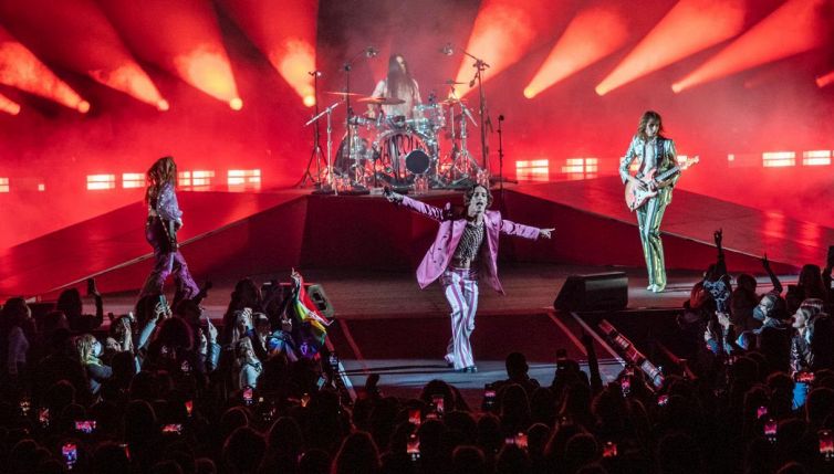 Maneskin: le richieste per rinviare il concerto