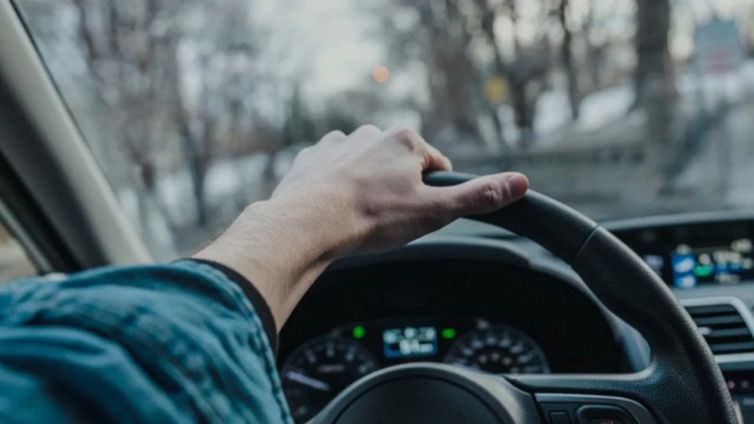 Auto, arriva l’obbligo del limitatore di velocità: come funziona