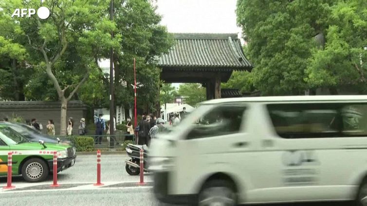 Shinzo Abe, a Tokyo veglia funebre con 2.500 persone