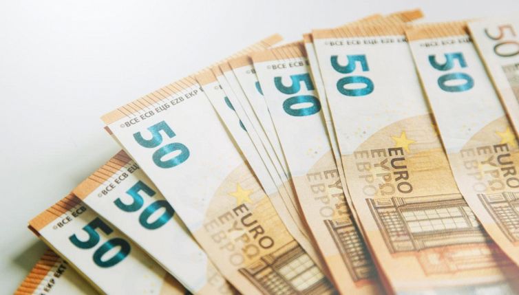 Bonus 550 euro, come richiederlo e a chi è rivolto