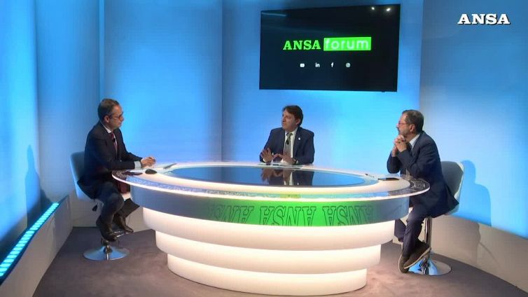Tridico: "Cresce l'occupazione ma con redditi bassi, salario minimo si puo' fare"