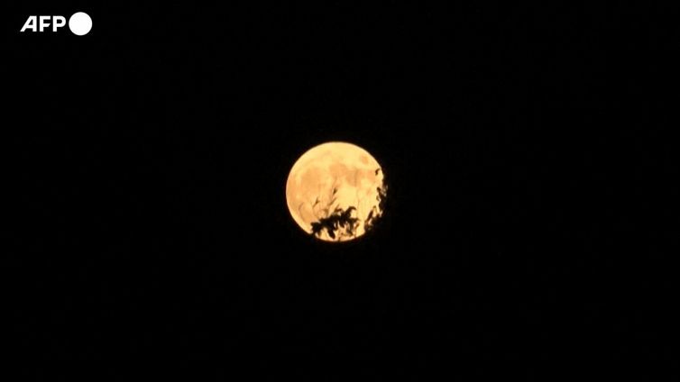 La Superluna sull'acropoli di Atene