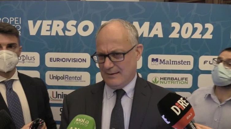 Roma, Gualtieri: "Nei prossimi 7-10 giorni smaltiremo accumulo rifiuti"