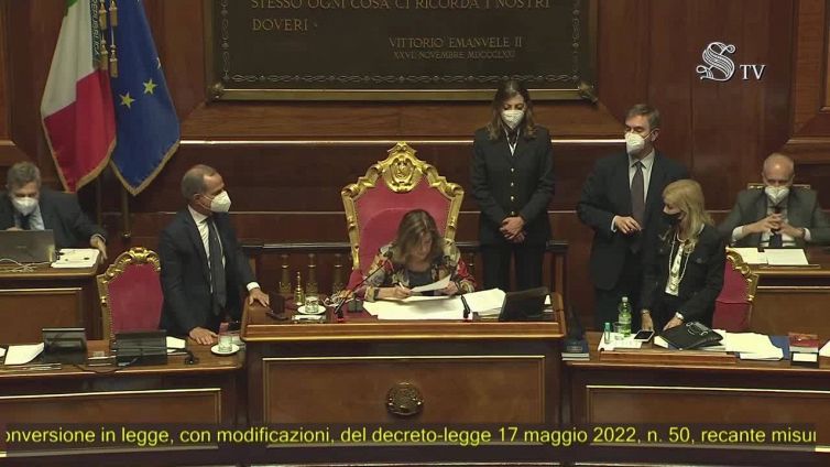 Dl Aiuti, il Senato conferma la fiducia al governo. Il M5s non vota