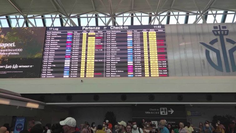 Scioperi, una cinquantina i voli cancellati a Fiumicino