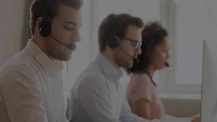 Stop chiamate call center sui cellulari: come iscriversi al registro delle opposizioni