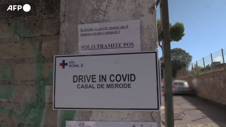 Covid, salgono i ricoveri: occupazione oltre la soglia critica