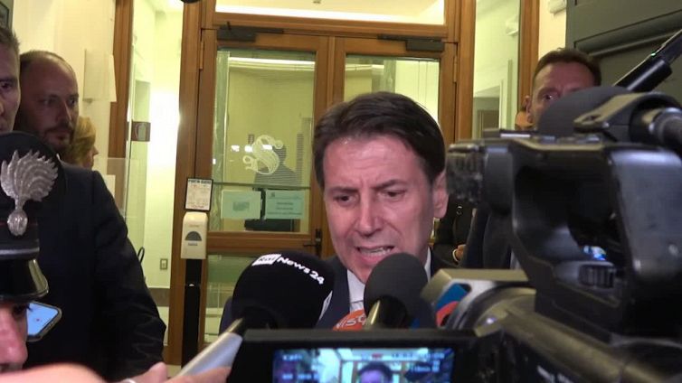 Governo, Conte: "Maggioranza ci ha messo alla porta"