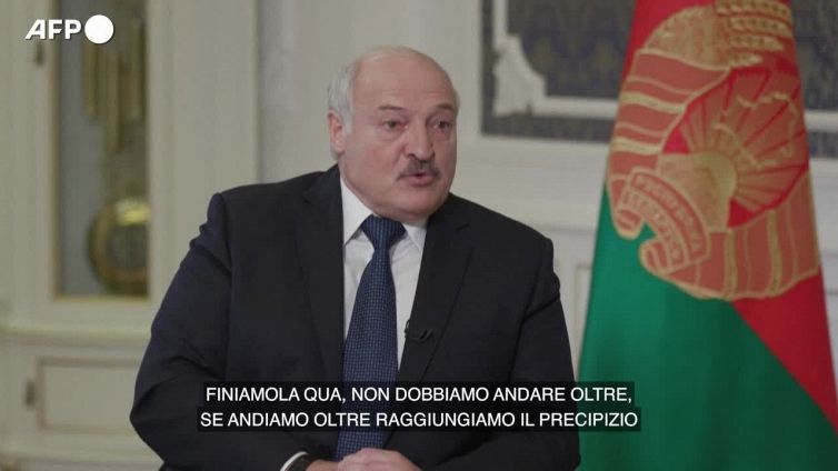 Ucraina, Lukashenko: "Finiamola qua, se andiamo oltre ci sara' il conflitto nucleare"