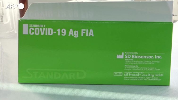 Casi Covid in calo del 13%, salgono morti e ricoveri