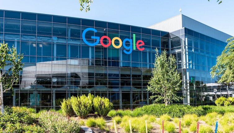 Digital Service Act: il nuovo regolamento europeo che limita Facebook e Google