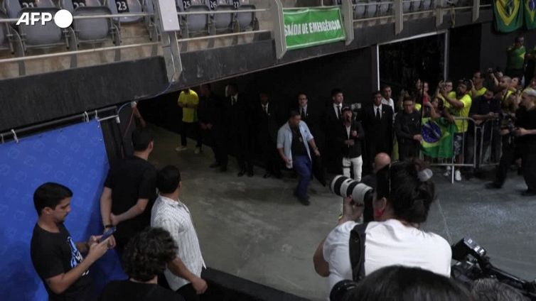 Brasile, bagno di folla per il lancio della campagna elettorale di Bolsonaro