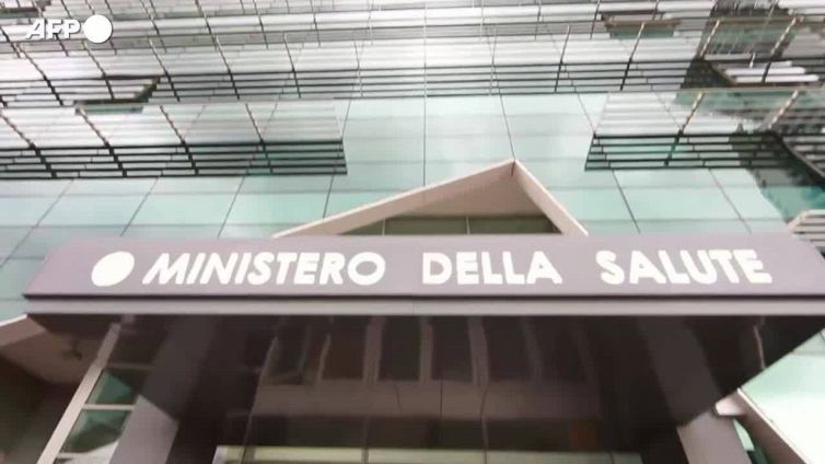 Covid: l'indice Rt scende sotto 1