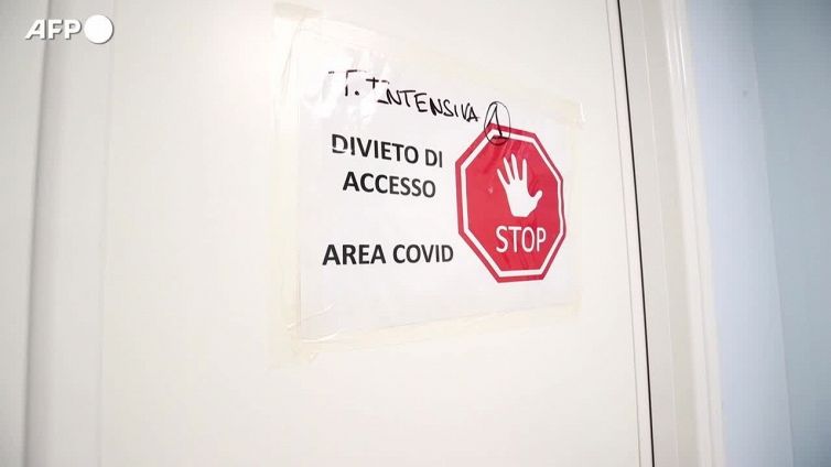 La curva del Covid frena, segnali anche dagli ospedali