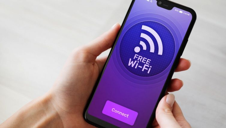 Hotel e case vacanze: attenzione al Wi-Fi gratuito. Cosa rischi