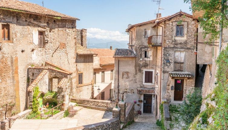 In Italia c'è un borgo dove ci si muove sui muli