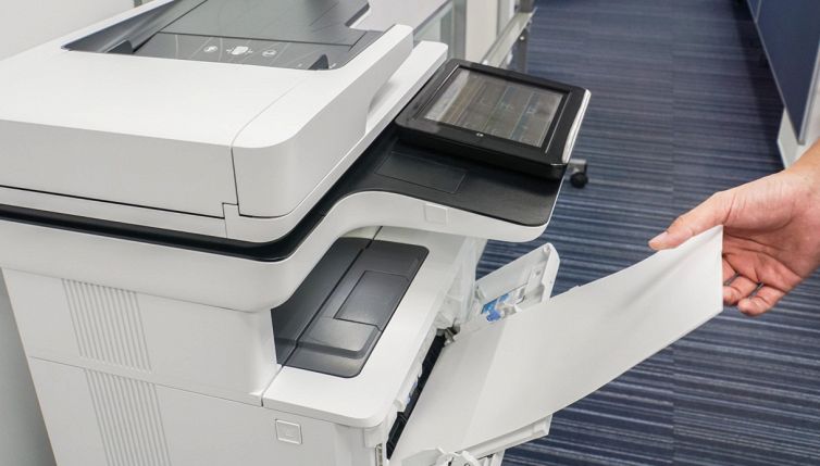 Fotocopiatrice al macero, distrutto tesoro da milioni di euro: il caso