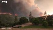 California, la distruzione dell'incendio McKinney in un timelapse
